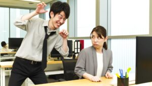 いじってくる人の心理と対処法